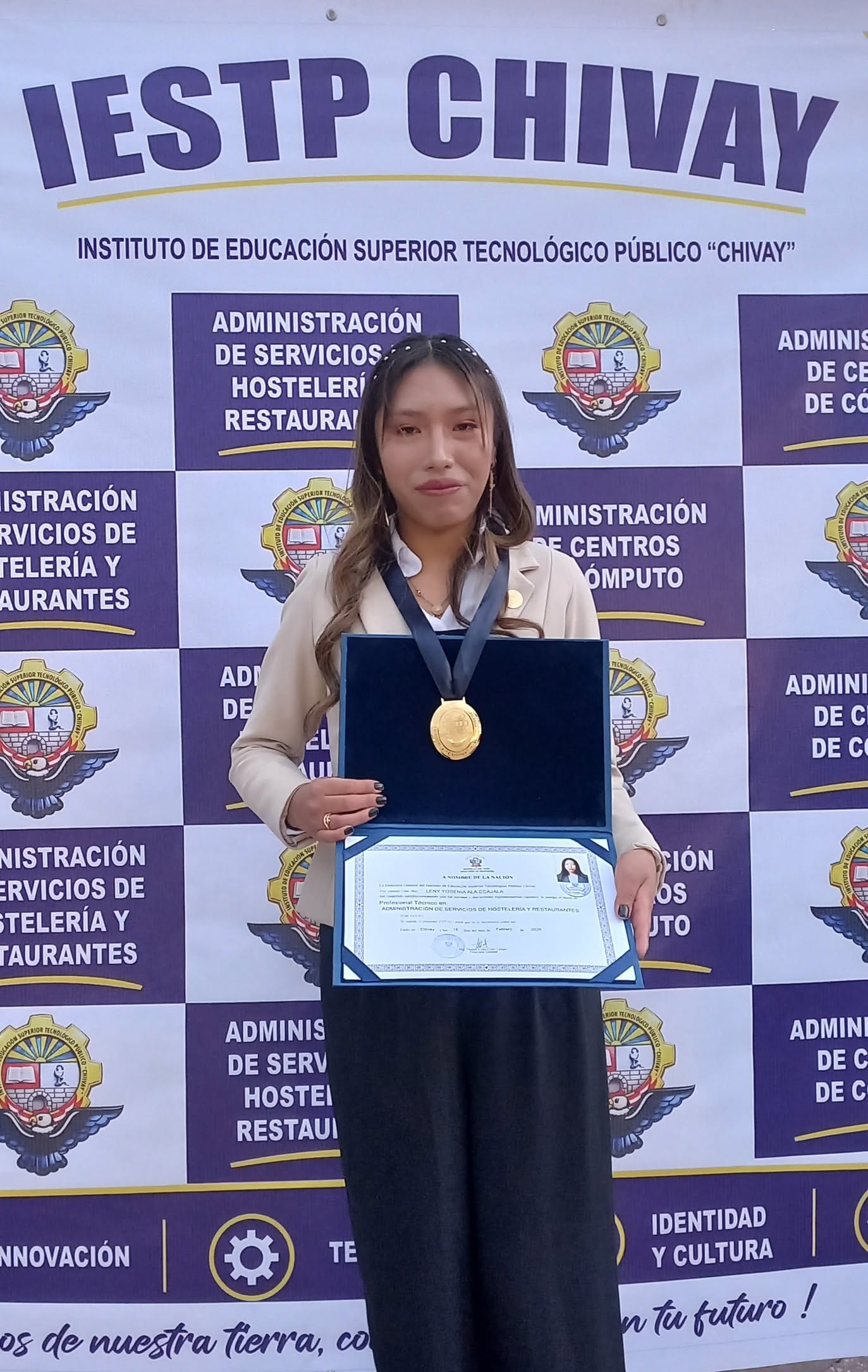 Ceremonia de entrega de títulos IESTP Chivay - foto 6