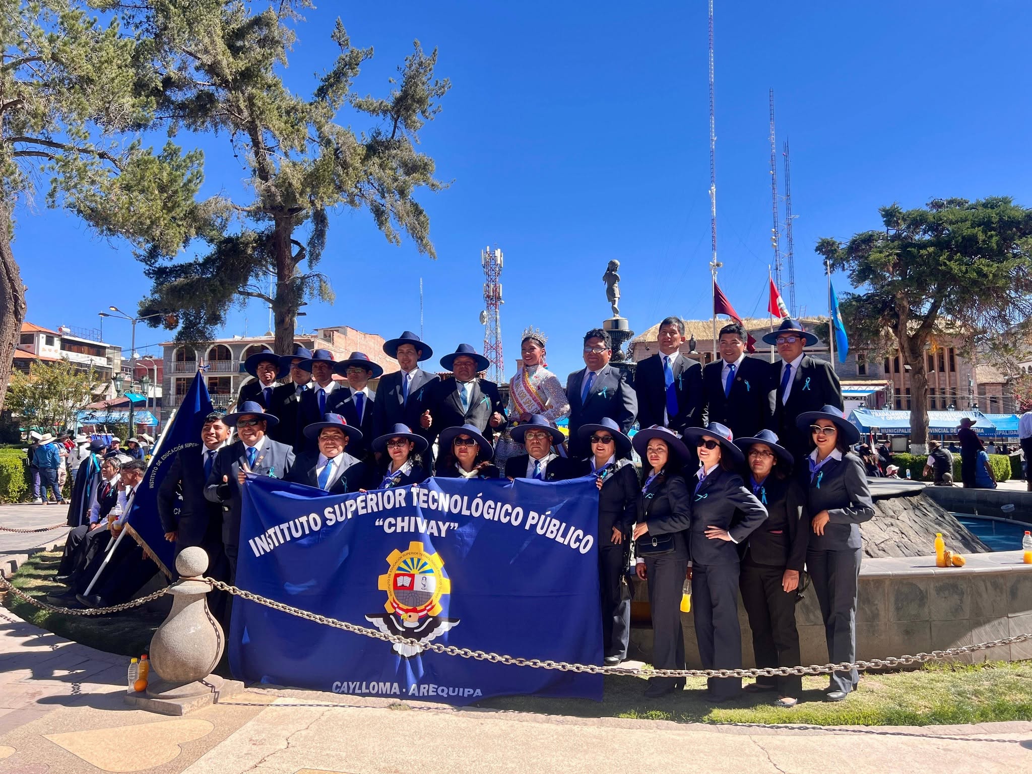 Desfile por el aniversario de la provincia de Caylloma - foto 1