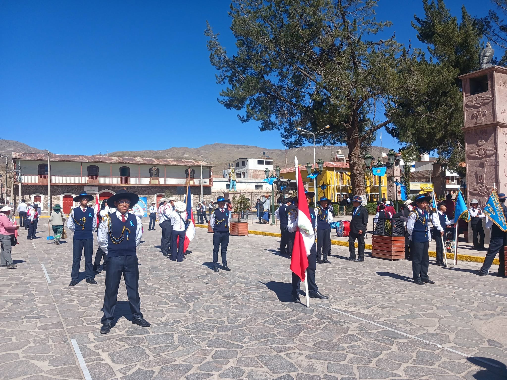 Desfile por el aniversario de la provincia de Caylloma - foto 3